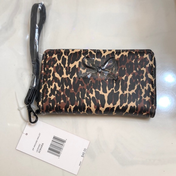 Betsey Johnson XOKARA Leopard Print Faux Leather ZA Wallet Black Bow Accent NWT - Picture 2 of 16